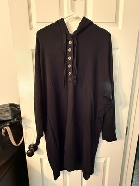 Lou & Grey Black Hooded Button-Front Tunic sweatshirt dress